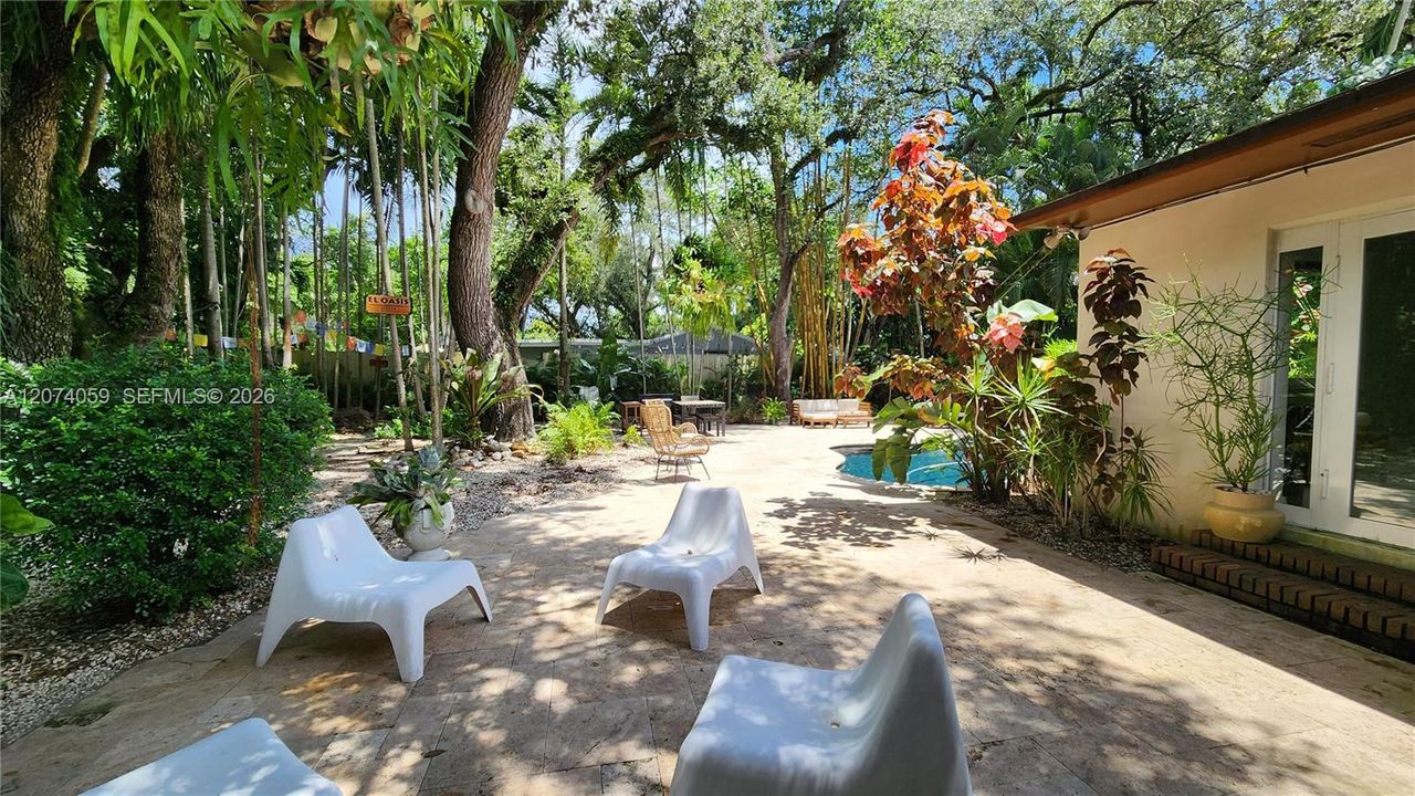 For Sale: $899,000 (4 beds, 2 baths, 2220 Square Feet)
