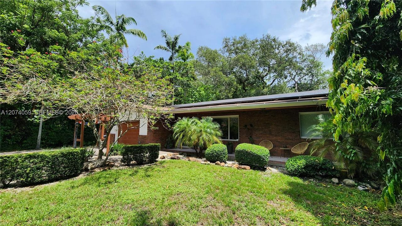 For Sale: $899,000 (4 beds, 2 baths, 2220 Square Feet)