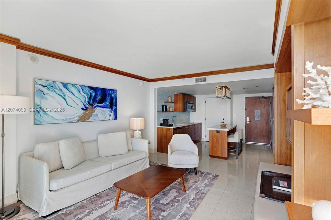 For Rent: $8,900 (1 beds, 1 baths, 720 Square Feet)