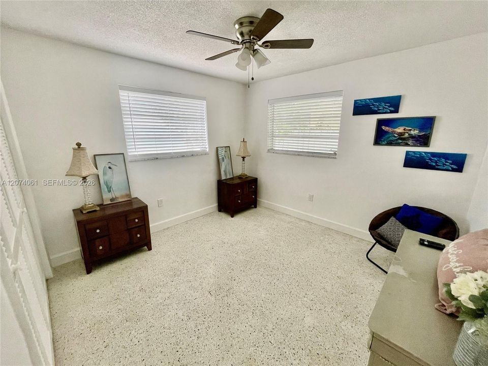 For Sale: $525,000 (3 beds, 1 baths, 960 Square Feet)