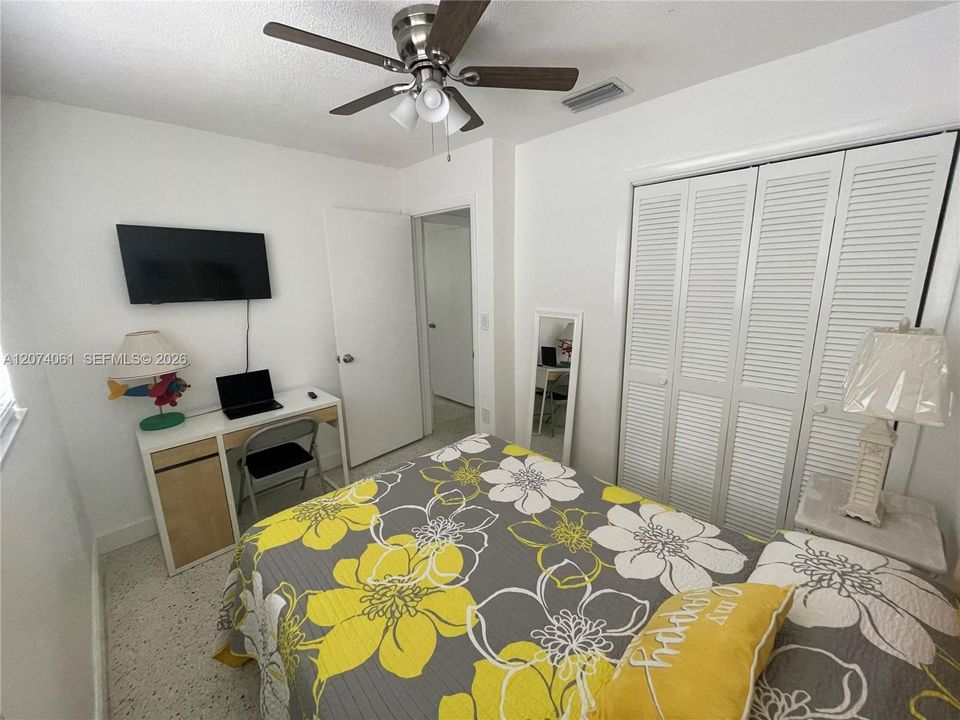 For Sale: $525,000 (3 beds, 1 baths, 960 Square Feet)