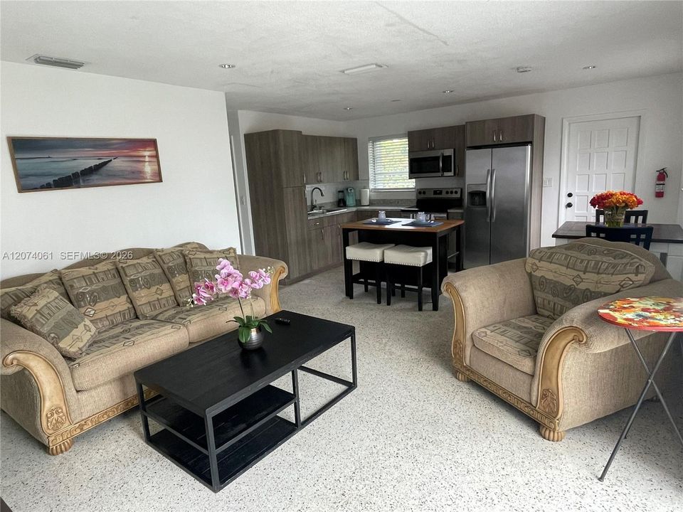 For Sale: $525,000 (3 beds, 1 baths, 960 Square Feet)