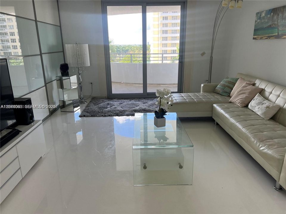 For Rent: $2,850 (2 beds, 2 baths, 1064 Square Feet)