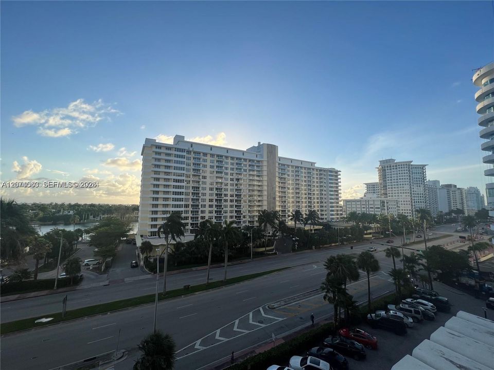 For Rent: $2,850 (2 beds, 2 baths, 1064 Square Feet)