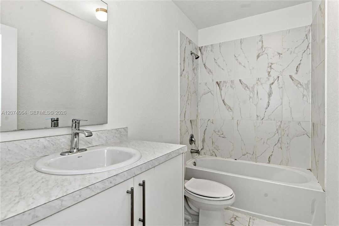 For Sale: $330,000 (3 beds, 3 baths, 1440 Square Feet)