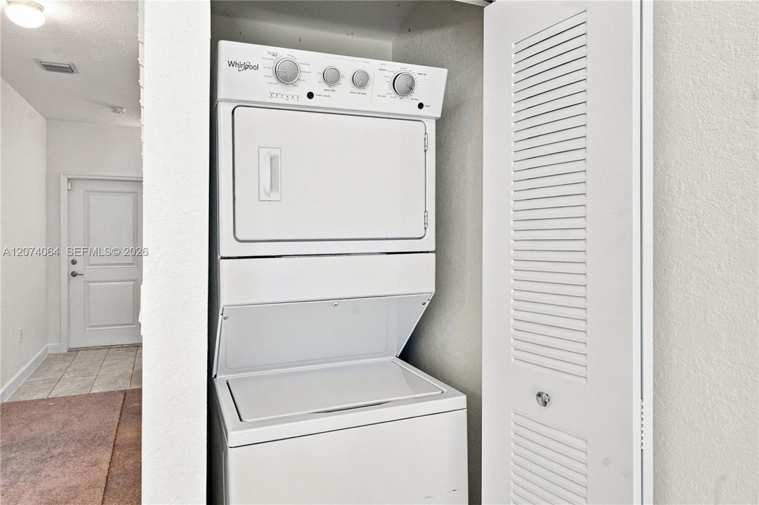 For Sale: $330,000 (3 beds, 3 baths, 1440 Square Feet)
