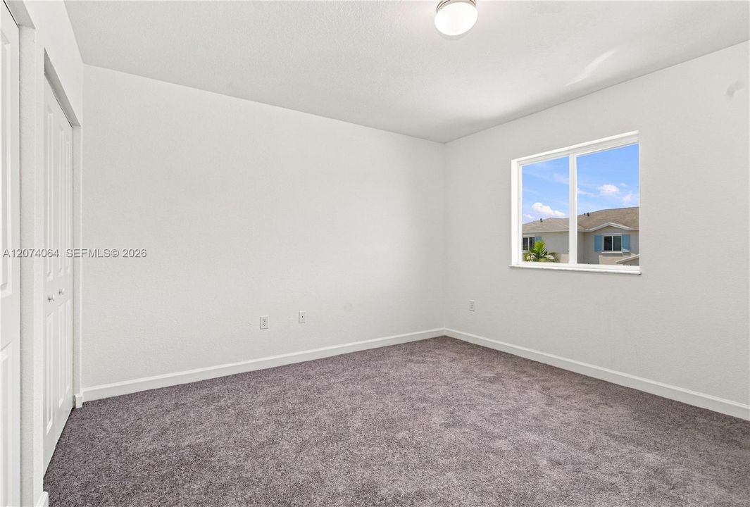 For Sale: $330,000 (3 beds, 3 baths, 1440 Square Feet)