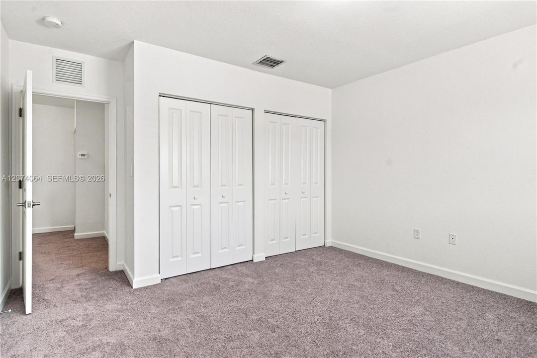 For Sale: $330,000 (3 beds, 3 baths, 1440 Square Feet)
