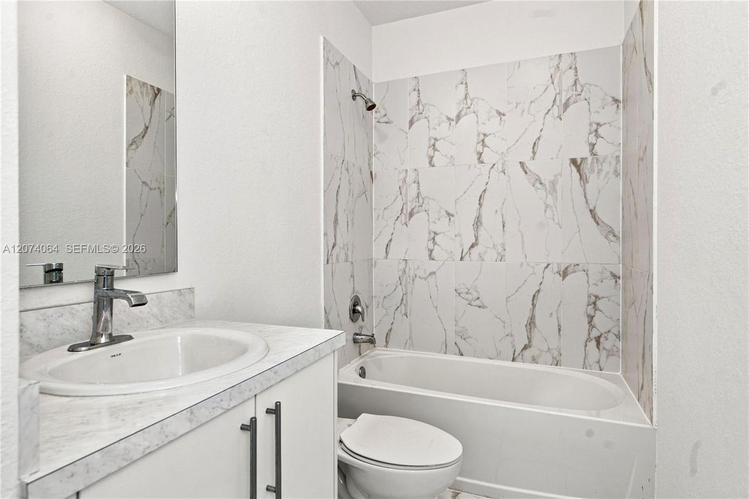 For Sale: $330,000 (3 beds, 3 baths, 1440 Square Feet)