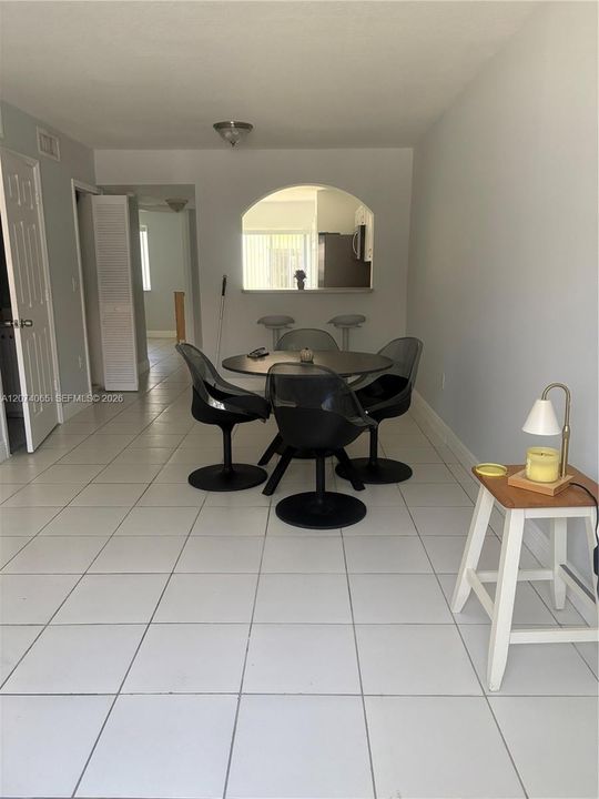 For Sale: $205,000 (2 beds, 2 baths, 822 Square Feet)