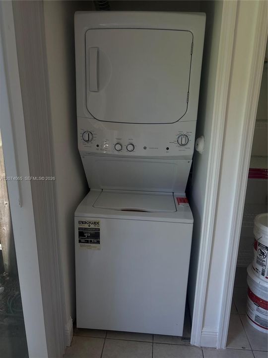 For Sale: $205,000 (2 beds, 2 baths, 822 Square Feet)