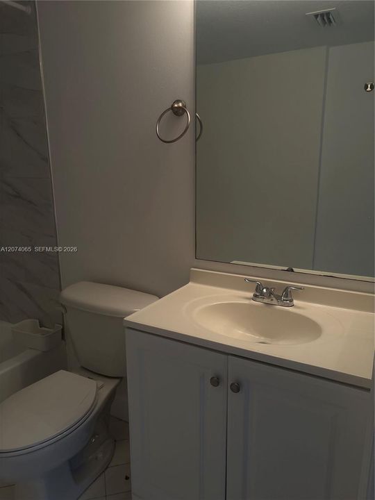 For Sale: $205,000 (2 beds, 2 baths, 822 Square Feet)