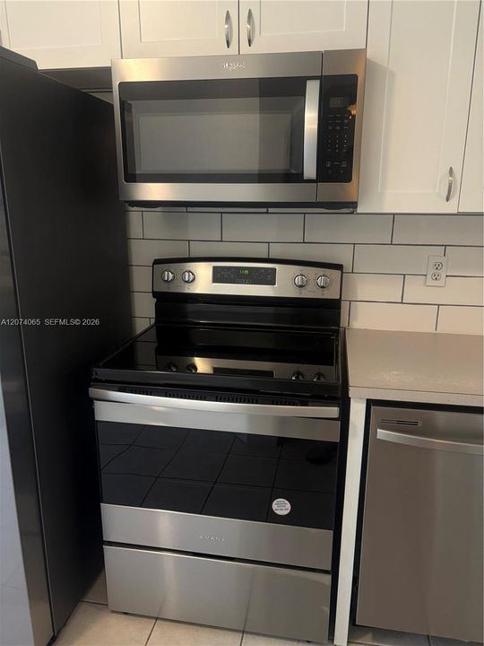 For Sale: $205,000 (2 beds, 2 baths, 822 Square Feet)