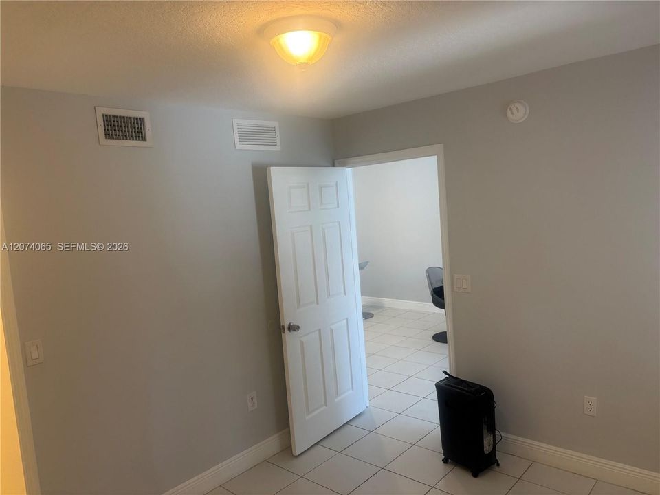 For Sale: $205,000 (2 beds, 2 baths, 822 Square Feet)