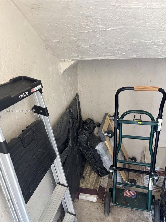 For Sale: $205,000 (2 beds, 2 baths, 822 Square Feet)