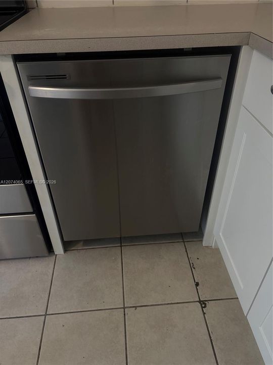 For Sale: $205,000 (2 beds, 2 baths, 822 Square Feet)