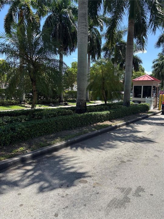 For Sale: $205,000 (2 beds, 2 baths, 822 Square Feet)