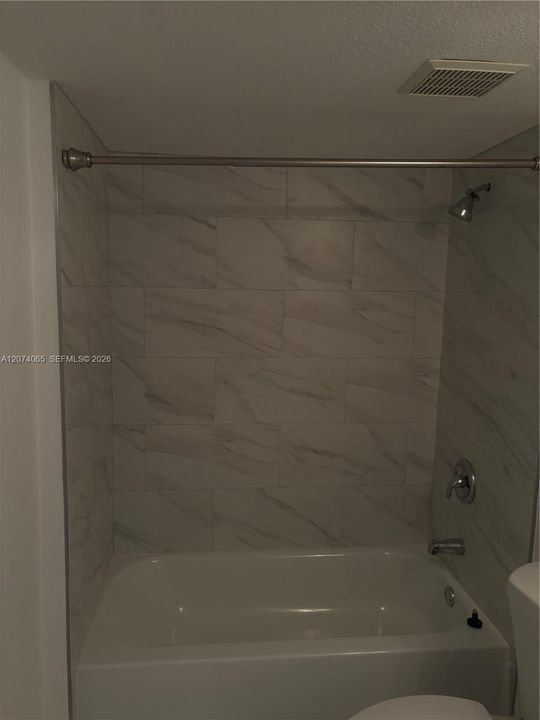 For Sale: $205,000 (2 beds, 2 baths, 822 Square Feet)
