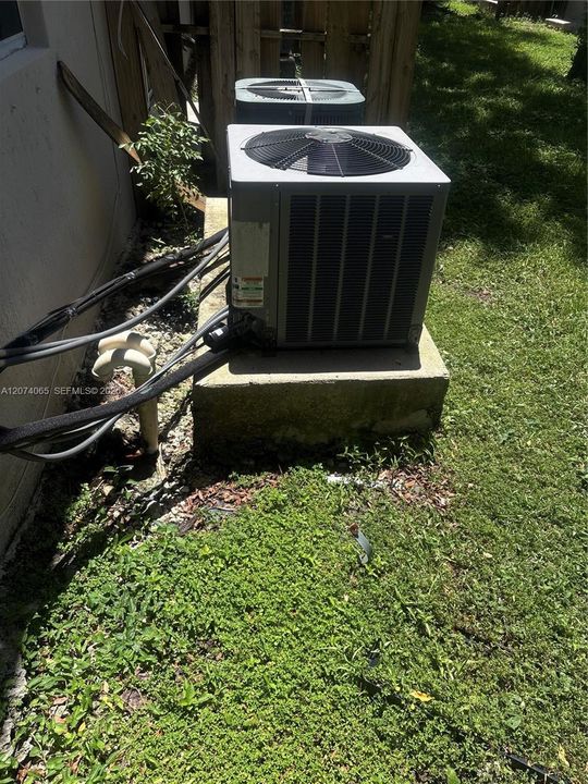 For Sale: $205,000 (2 beds, 2 baths, 822 Square Feet)