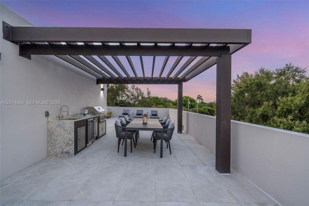 For Sale: $1,579,000 (3 beds, 3 baths, 2237 Square Feet)