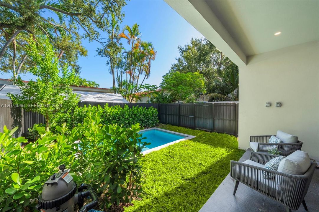 For Sale: $1,579,000 (3 beds, 3 baths, 2237 Square Feet)
