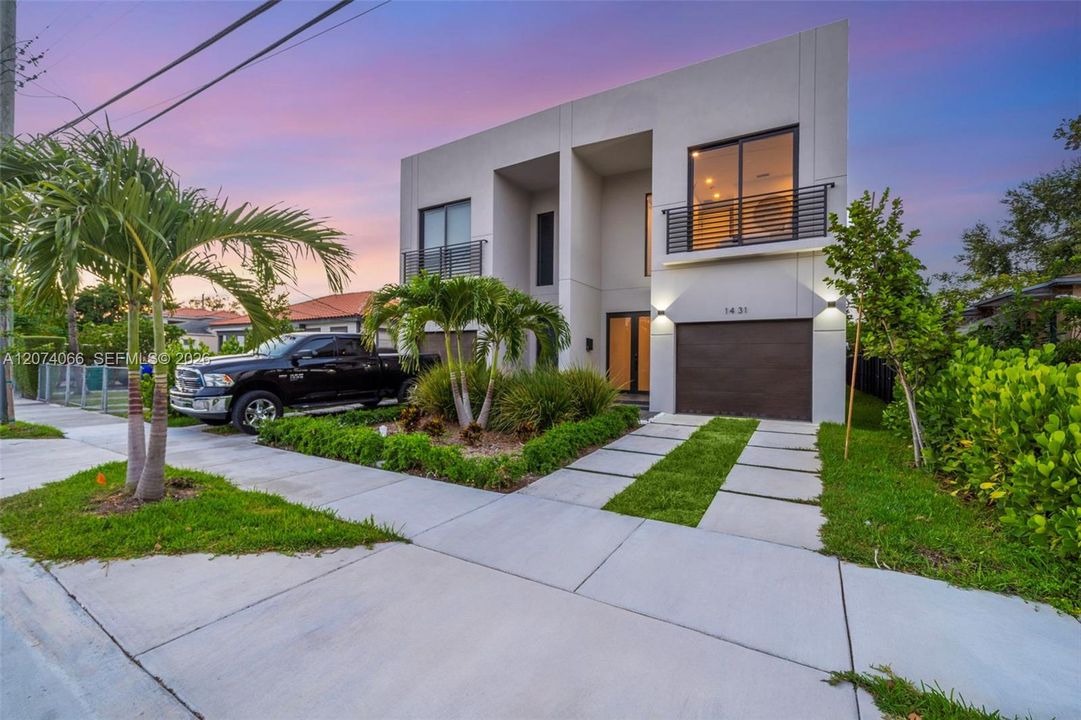 For Sale: $1,579,000 (3 beds, 3 baths, 2237 Square Feet)