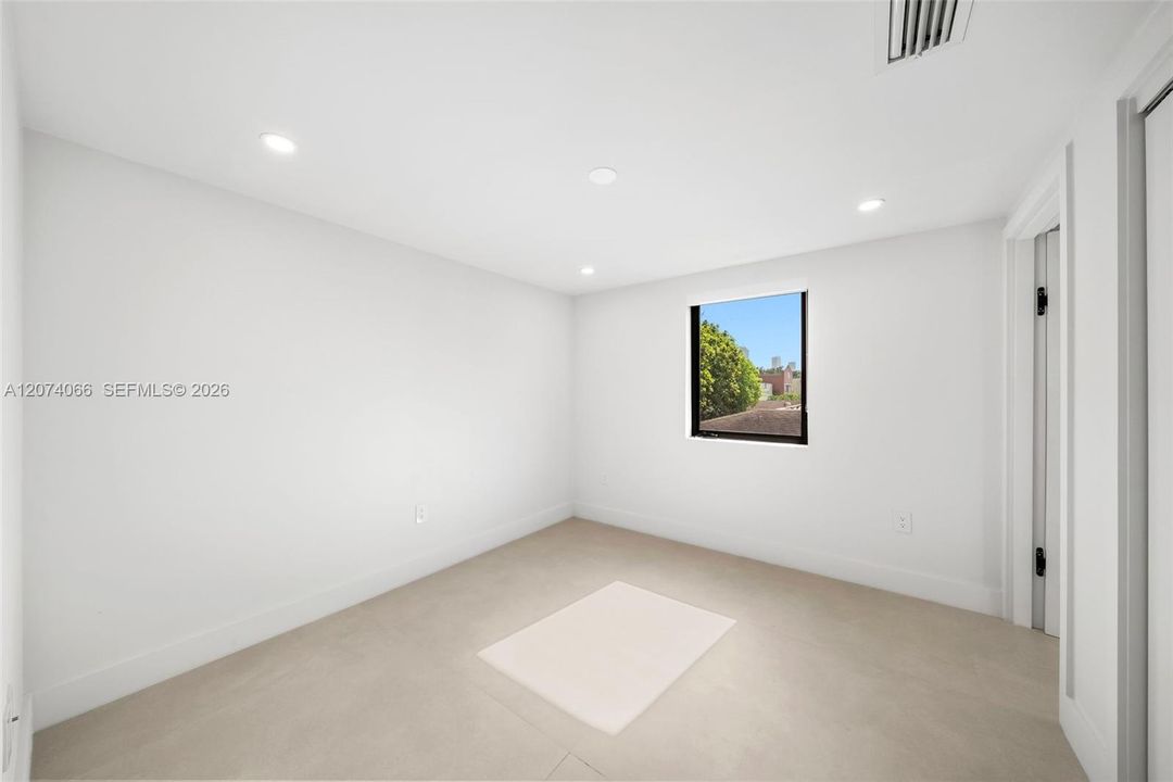 For Sale: $1,579,000 (3 beds, 3 baths, 2237 Square Feet)
