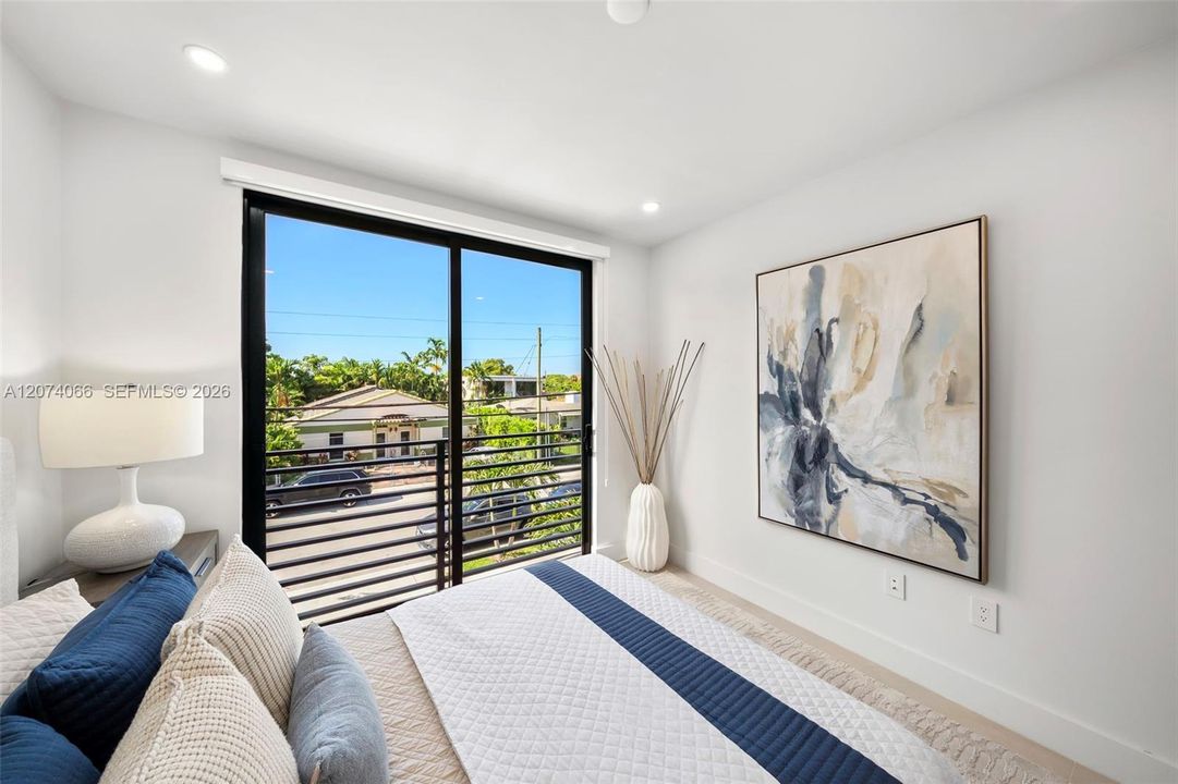 For Sale: $1,579,000 (3 beds, 3 baths, 2237 Square Feet)
