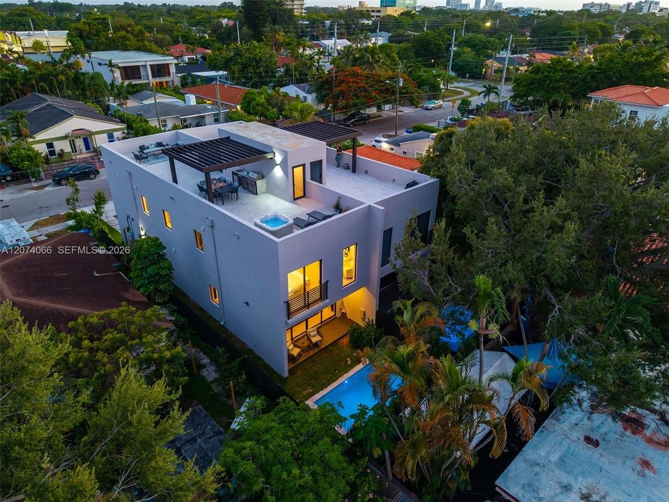 For Sale: $1,579,000 (3 beds, 3 baths, 2237 Square Feet)