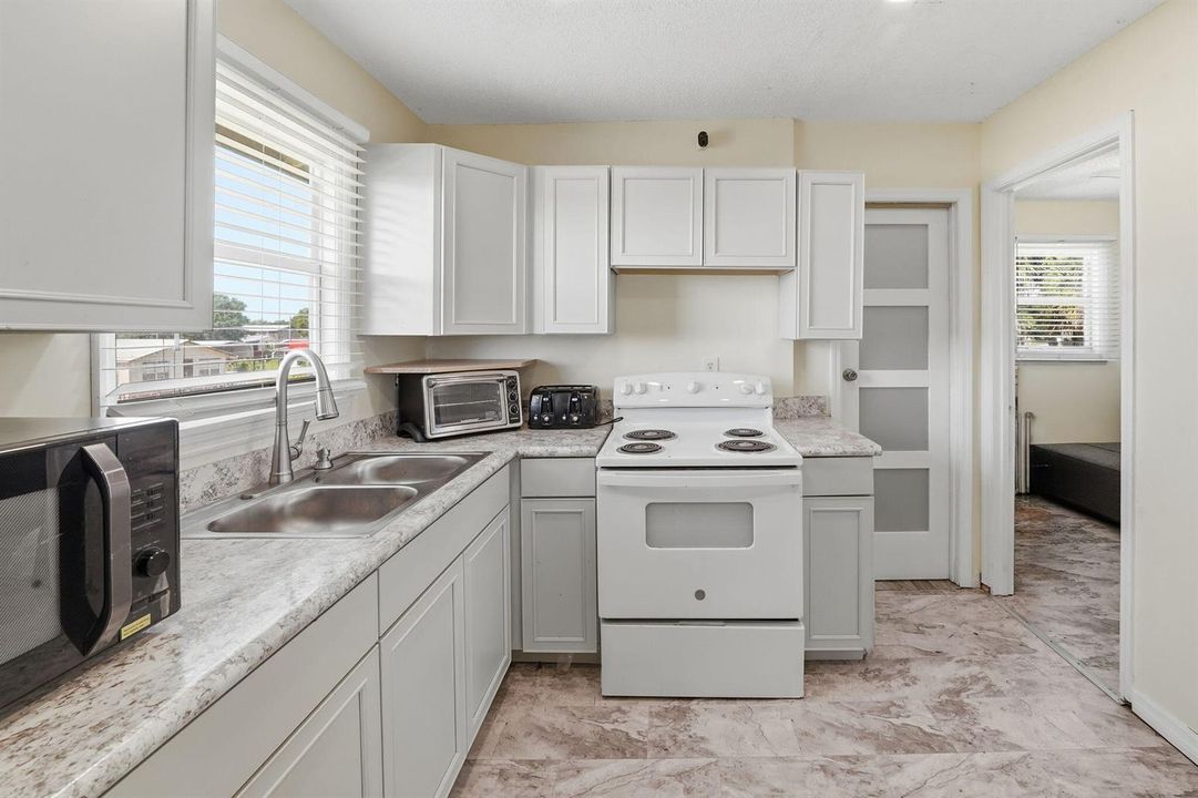 12-1041 Pine Way NE, Okeechobee, FL