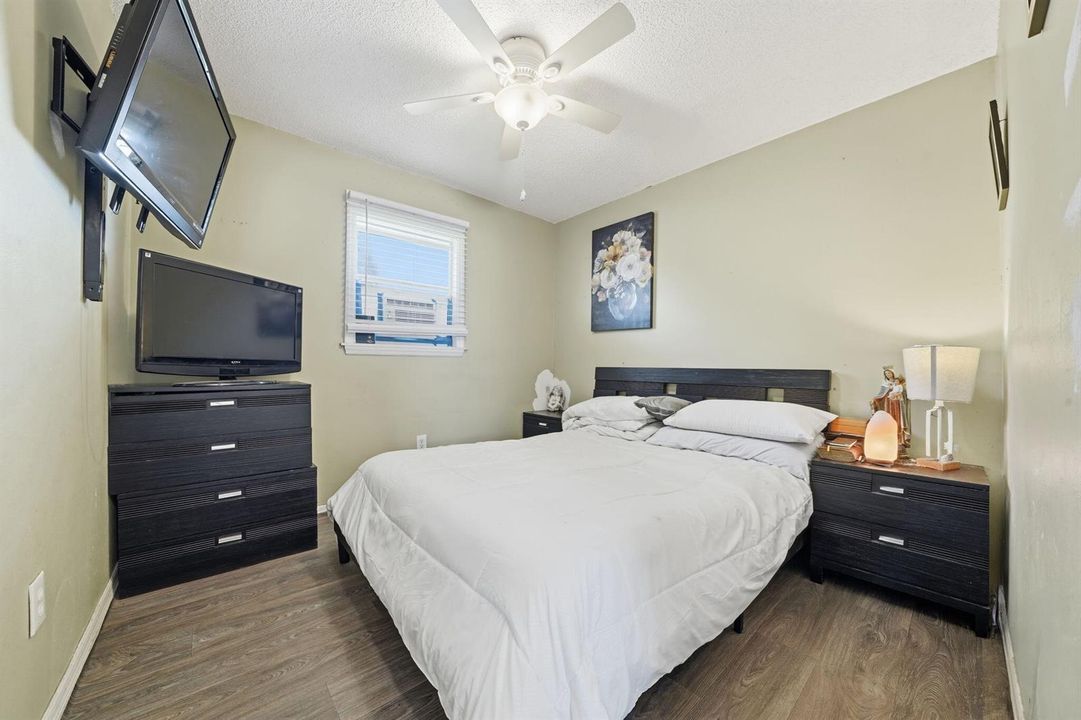 17-1041 Pine Way NE, Okeechobee, FL