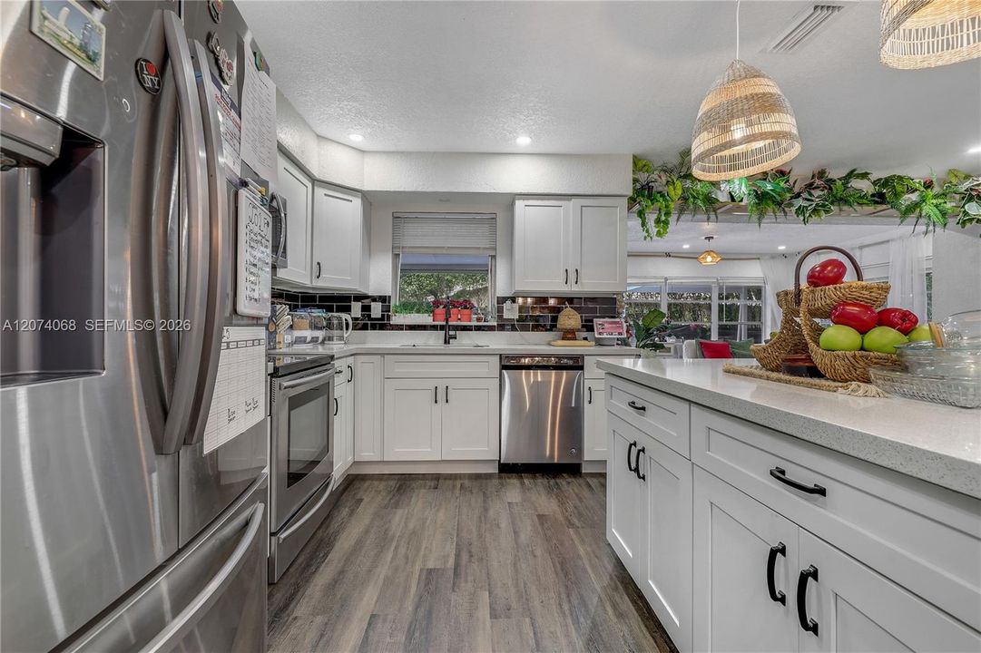 For Rent: $4,200 (4 beds, 3 baths, 1480 Square Feet)