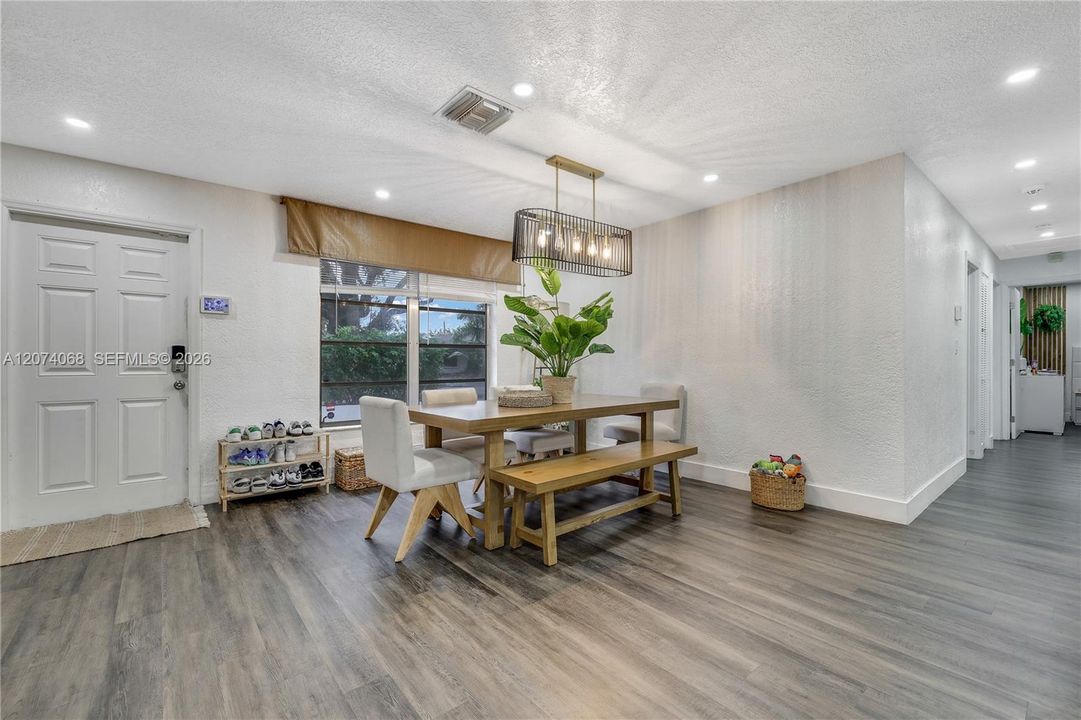 For Rent: $4,200 (4 beds, 3 baths, 1480 Square Feet)