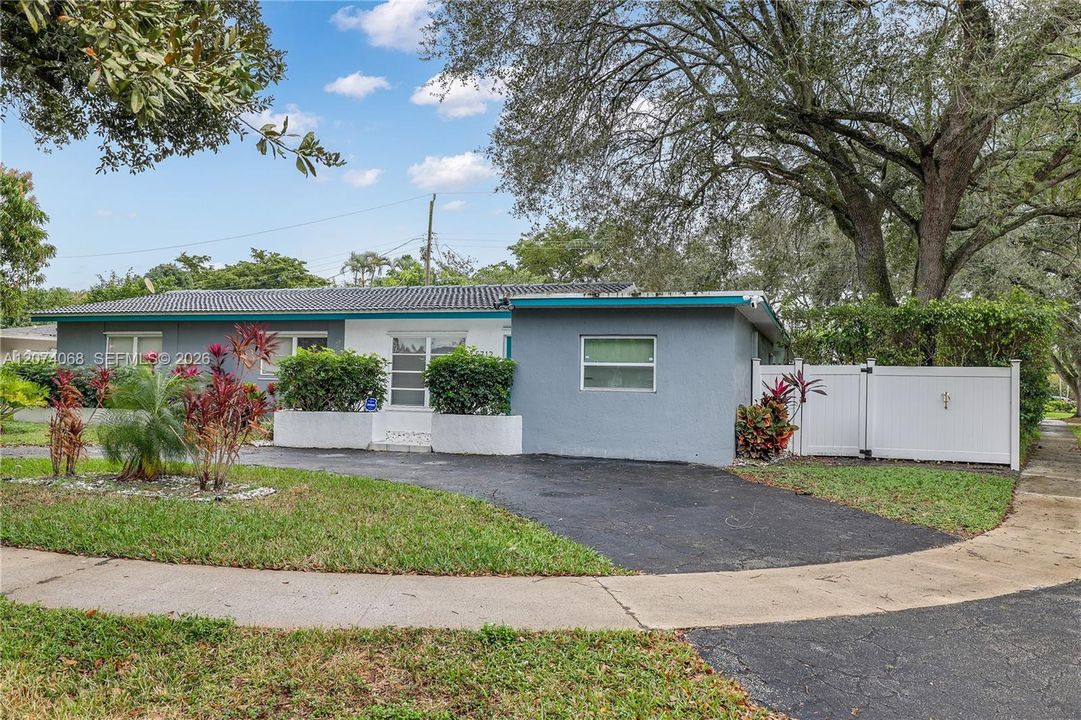 For Rent: $4,200 (4 beds, 3 baths, 1480 Square Feet)