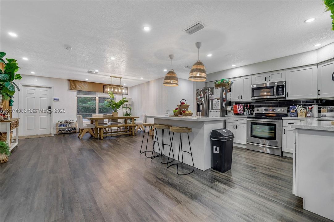 For Rent: $4,200 (4 beds, 3 baths, 1480 Square Feet)