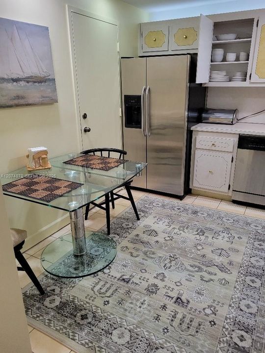 For Sale: $255,000 (2 beds, 2 baths, 1100 Square Feet)