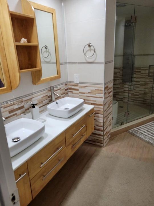 For Sale: $255,000 (2 beds, 2 baths, 1100 Square Feet)