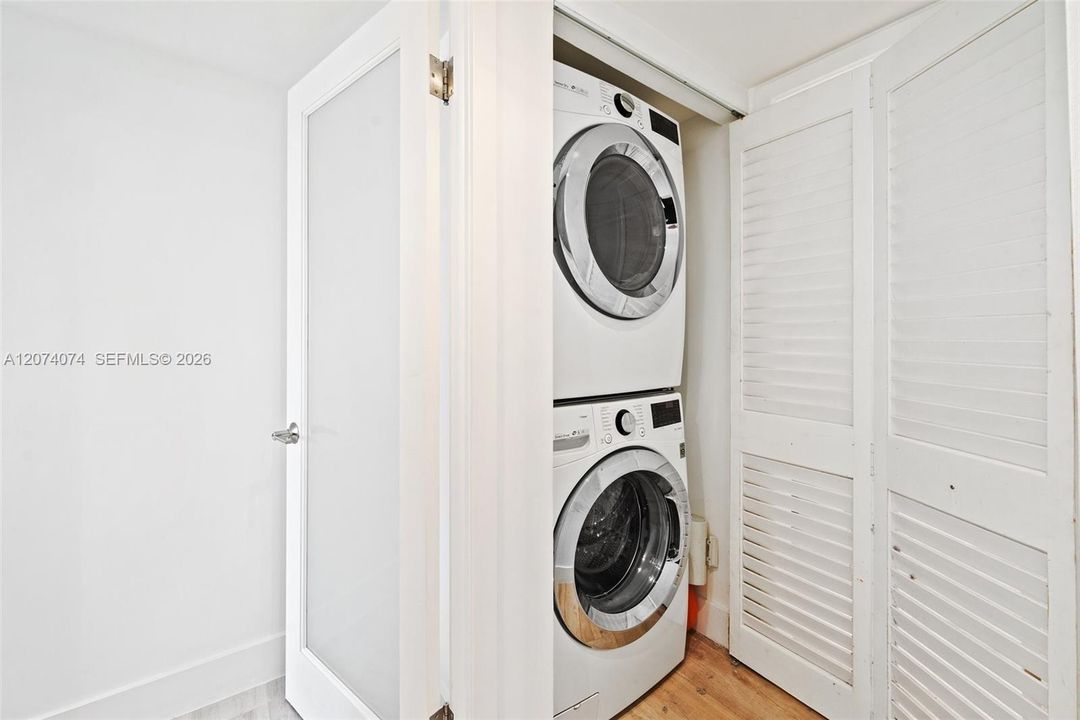 For Rent: $5,200 (2 beds, 2 baths, 1595 Square Feet)