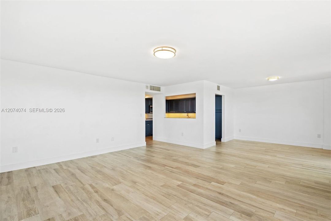 For Rent: $5,200 (2 beds, 2 baths, 1595 Square Feet)