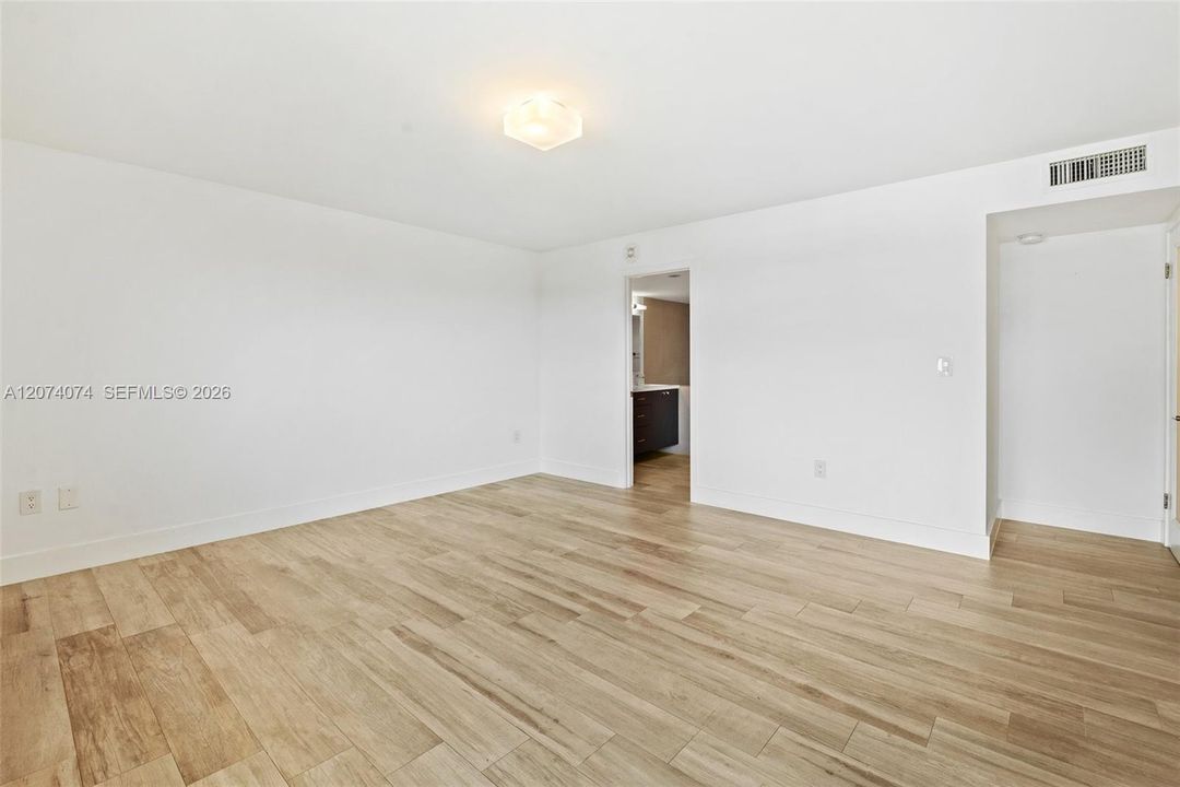 For Rent: $5,200 (2 beds, 2 baths, 1595 Square Feet)