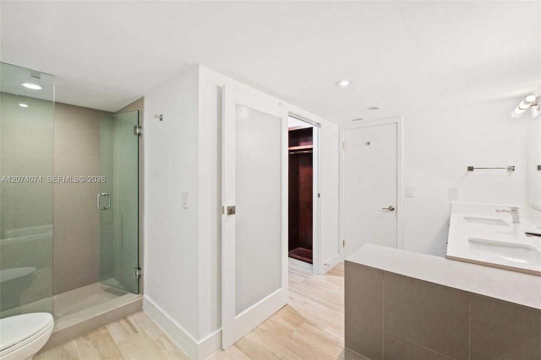 For Rent: $5,200 (2 beds, 2 baths, 1595 Square Feet)