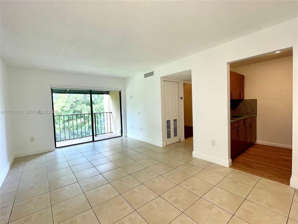 For Rent: $1,750 (1 beds, 1 baths, 583 Square Feet)