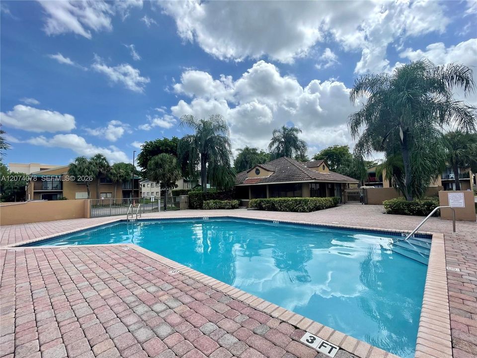 For Rent: $1,750 (1 beds, 1 baths, 583 Square Feet)