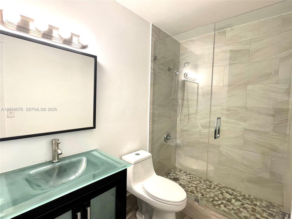 For Rent: $1,750 (1 beds, 1 baths, 583 Square Feet)