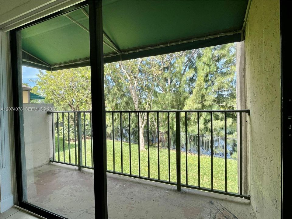 For Rent: $1,750 (1 beds, 1 baths, 583 Square Feet)