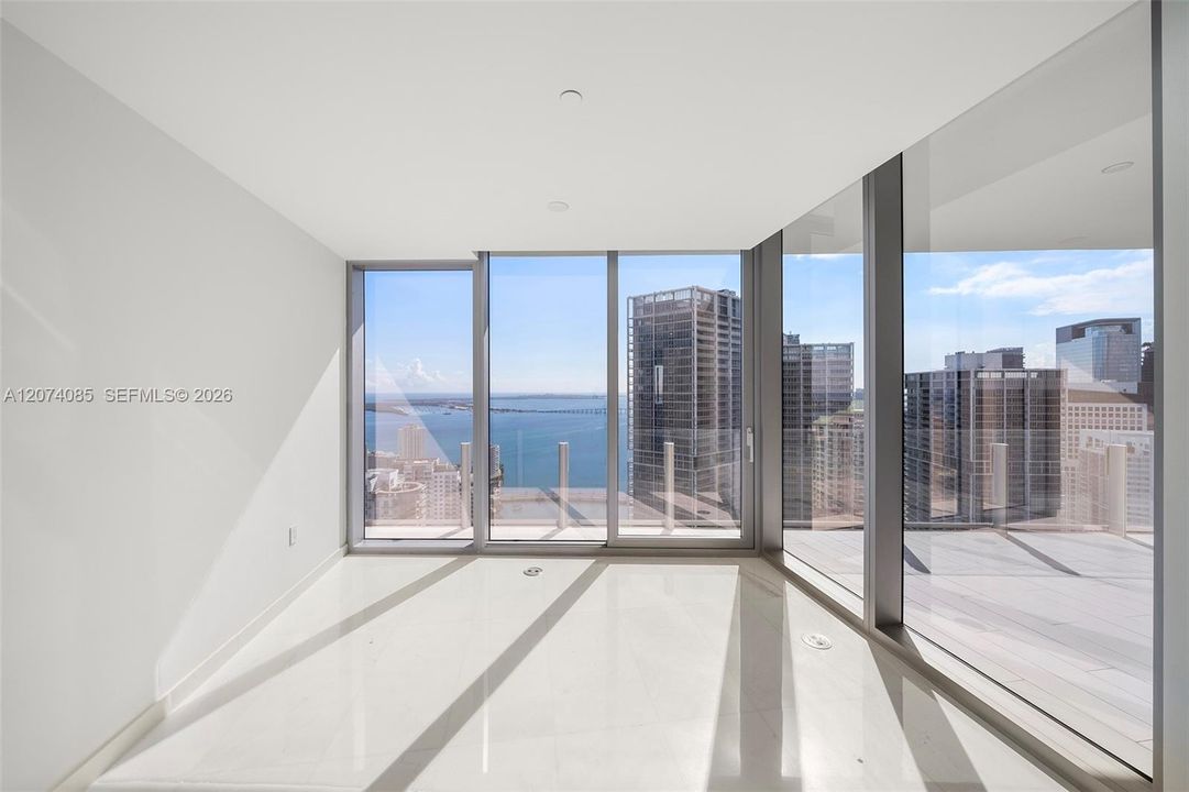 For Sale: $2,975,000 (2 beds, 3 baths, 1552 Square Feet)