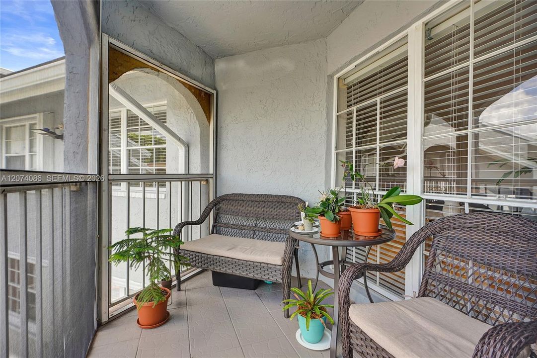 En Venta: $294,900 (2 camas, 2 baños, 1100 Pies cuadrados)