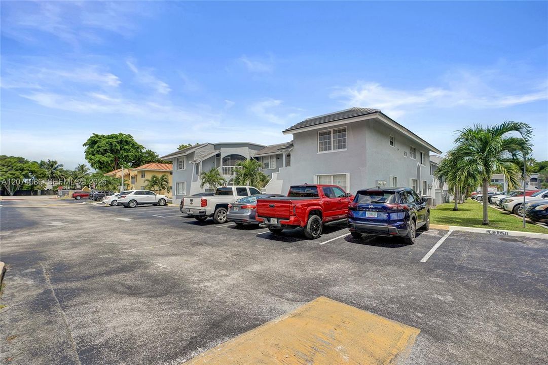 En Venta: $294,900 (2 camas, 2 baños, 1100 Pies cuadrados)