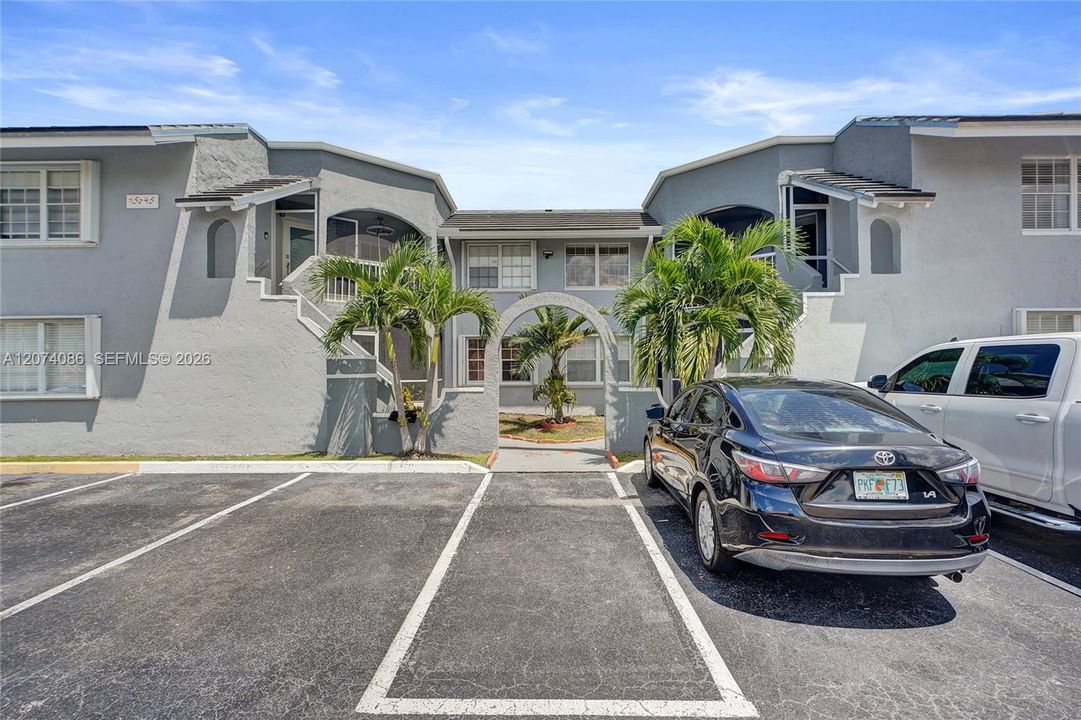 En Venta: $294,900 (2 camas, 2 baños, 1100 Pies cuadrados)