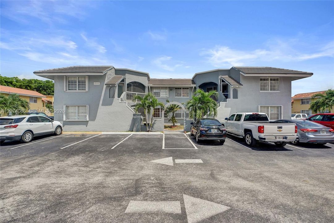 En Venta: $294,900 (2 camas, 2 baños, 1100 Pies cuadrados)